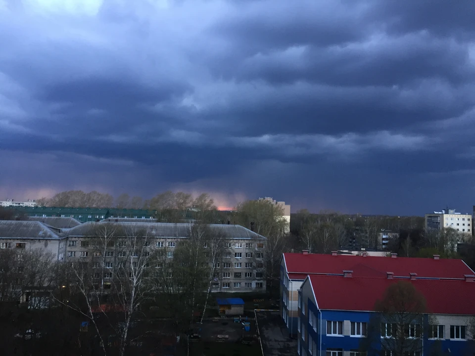 Суровый апрель. Красота туч. Фото: Маргарита Коровченко.