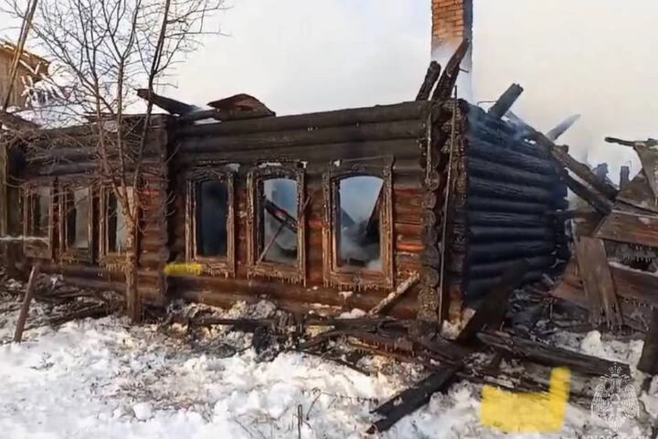 В пожаре погибло два человека. Источник снимка: скриншот видео от МЧС по Тюменской области