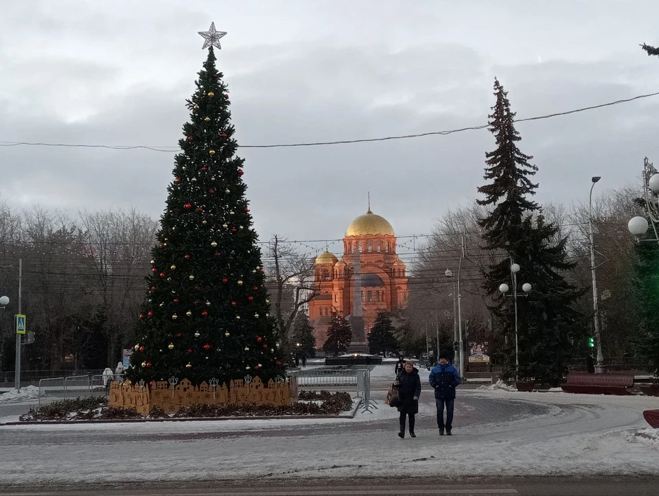 Елка украсила Аллею Героев.