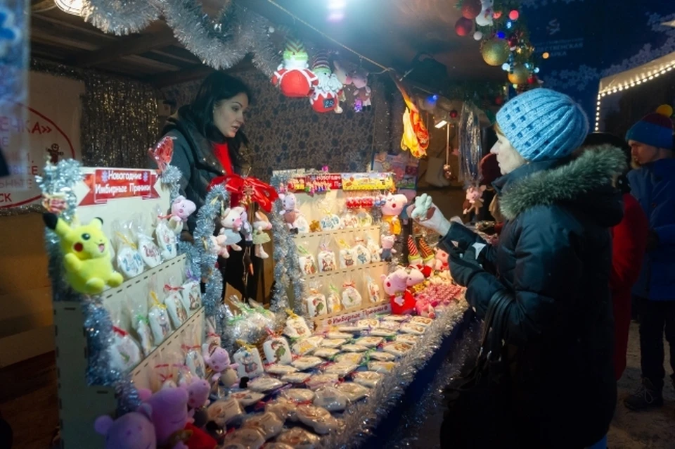 Первые новогодние ярмарки будут работать на ул. Александра Щербакова, 33 и Писарева, 10а.