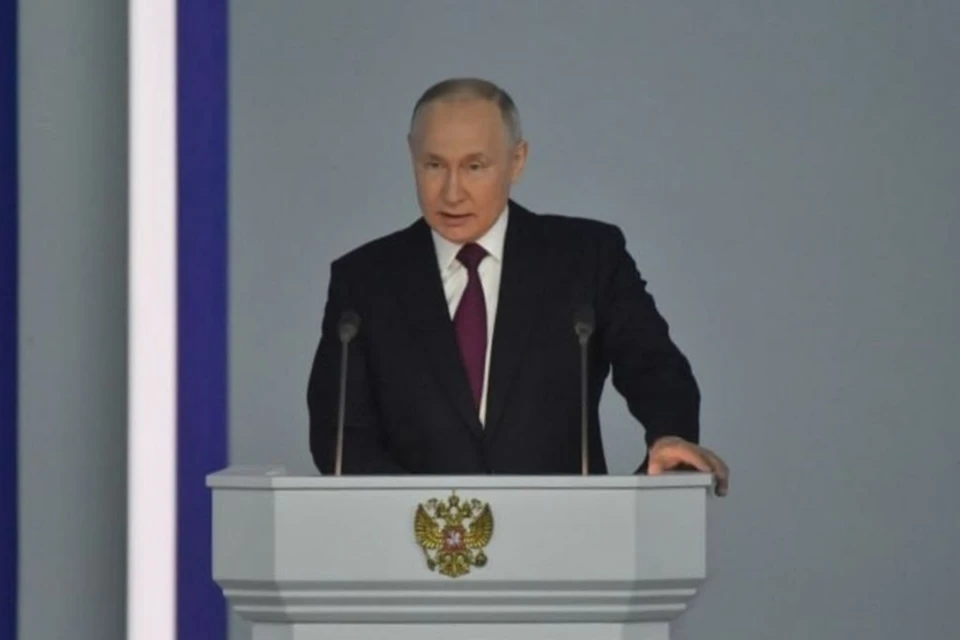 Президент России Владимир Путин поблагодарил парламент Херсонской области на заседании Совета законодателей России