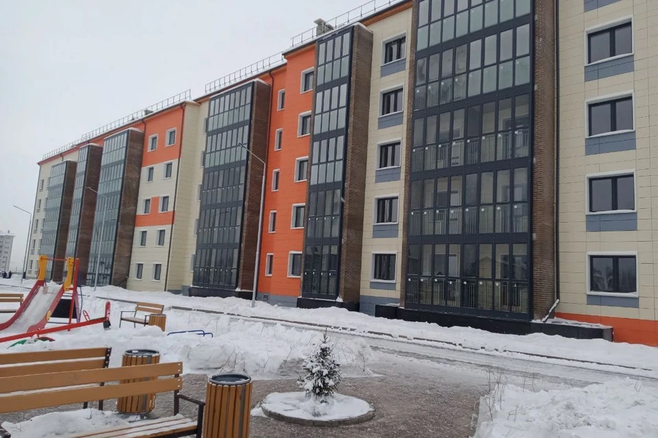 Канским детям-сиротам и бюджетникам вручили ключи от новых квартир. Фото: пресс-служба правительства края