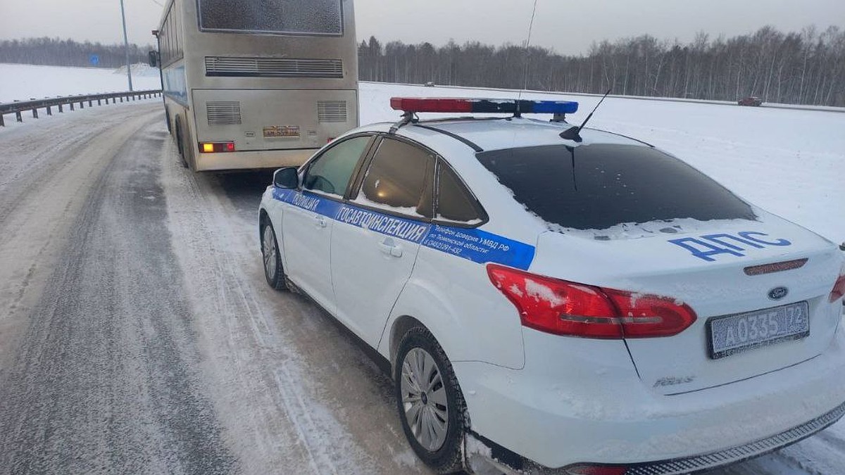 В Тюменской области на федеральной трассе ограничили движение транспорта  из-за смертельного ДТП - KP.RU