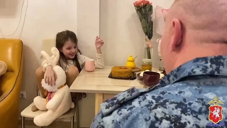 В Севастополе полицейские доставили в больницу ребенка. Фото: https://t.me/umvd_92