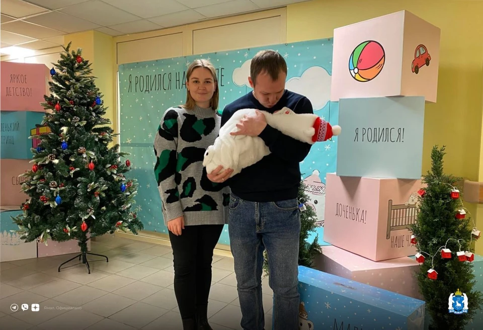В Тарко-Сале и Салехарде новорожденных выписывают в праздничных костюмах. Фото: телеграм-канал правительства ЯНАО