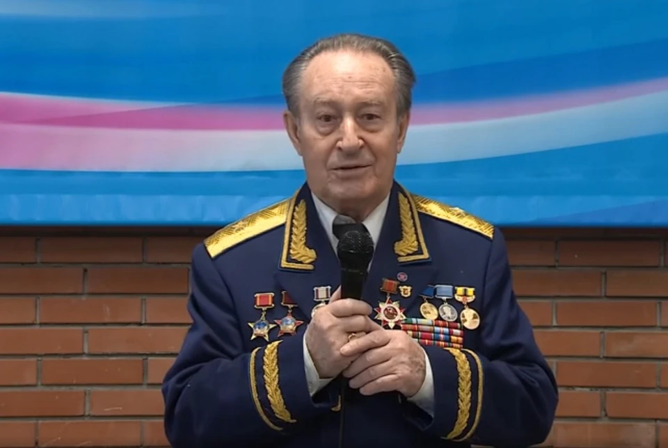 Перед подростками выступил Василий Волобуев. Фото: предоставлено "КП"