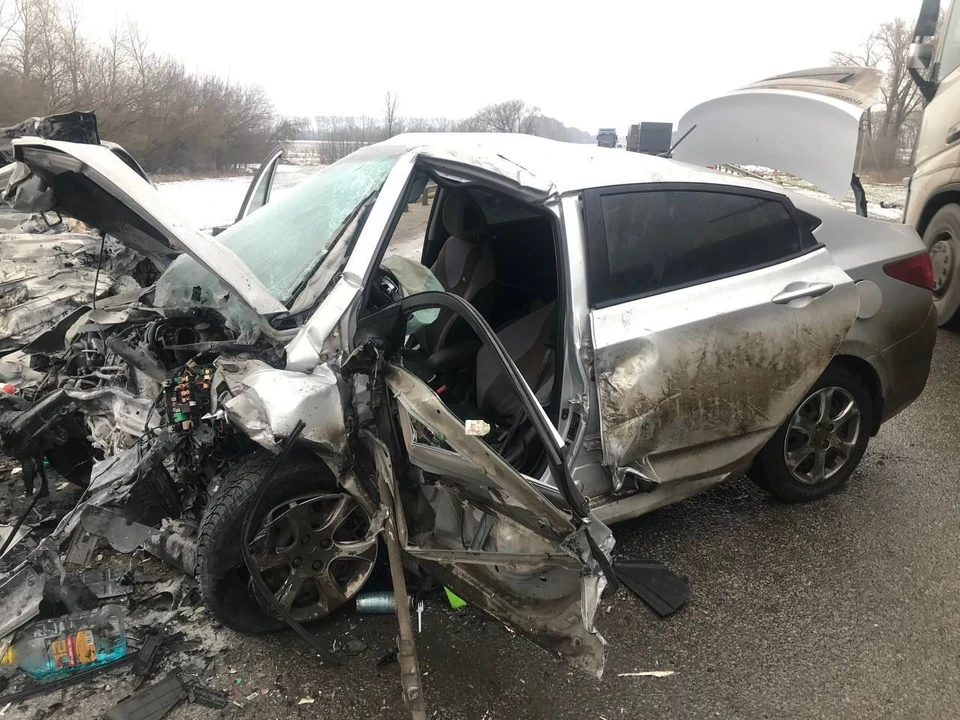 Двое погибли на месте и еще два человека оказались в больнице
