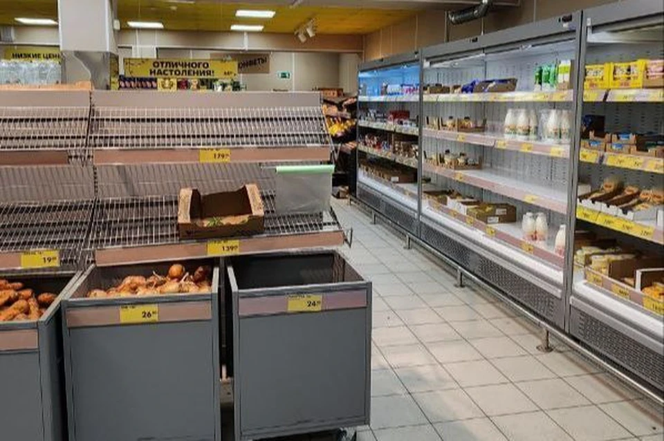 Некоторые магазины Челябинска и Копейска не смоли принять продукты.