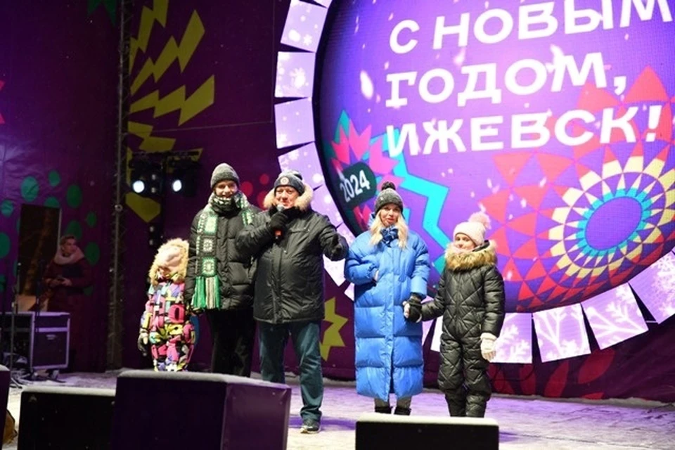 Новогодние гуляния на Центральной площади в Ижевске. Фото: Администрация Ижевска