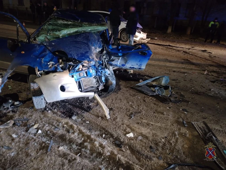 Водитель Daewoo погиб до приезда медиков. Фото: ГУ МВД России по Волгоградской области.