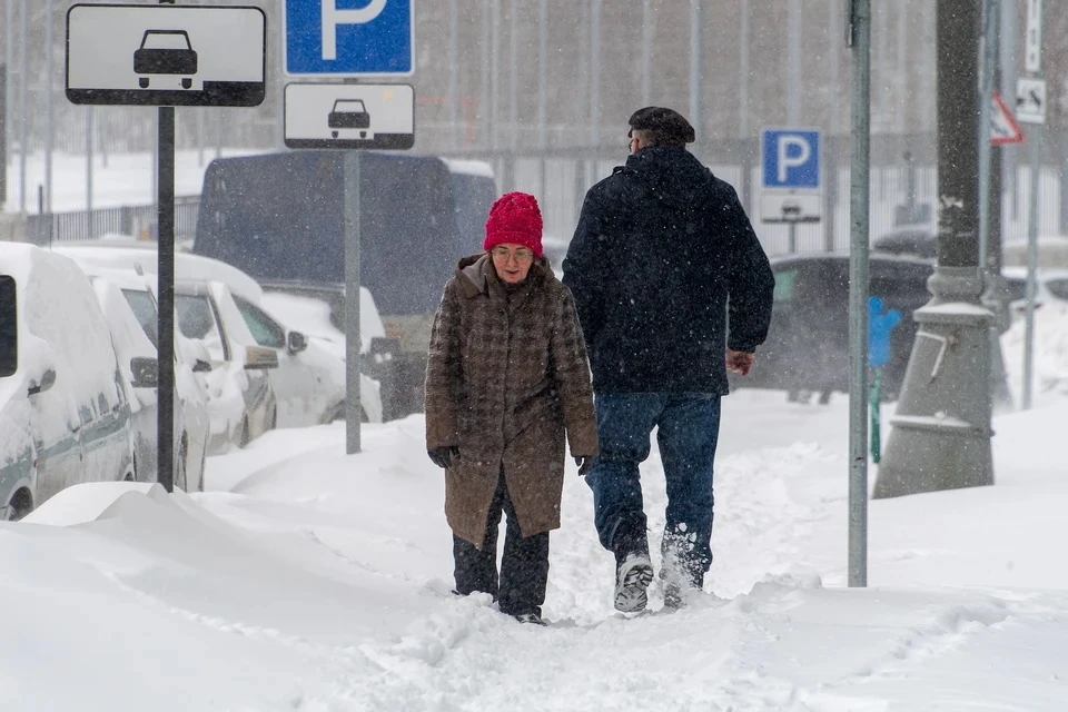 На столичных дорогах и тротуарах сохранится гололедица