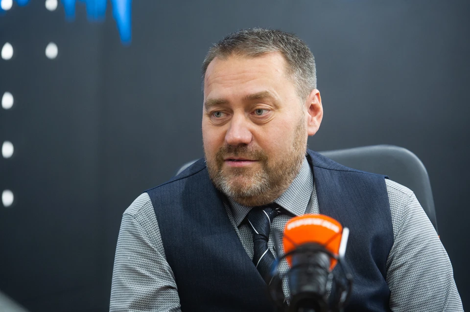 Спикер Бельский заявил, что снег в Петербурге стали лучше убирать.