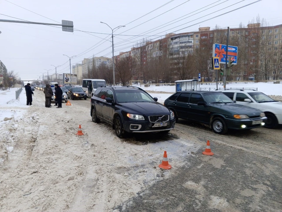 Фото: 18-летний пешеход госпитализирован в результате аварии на Уфимцева