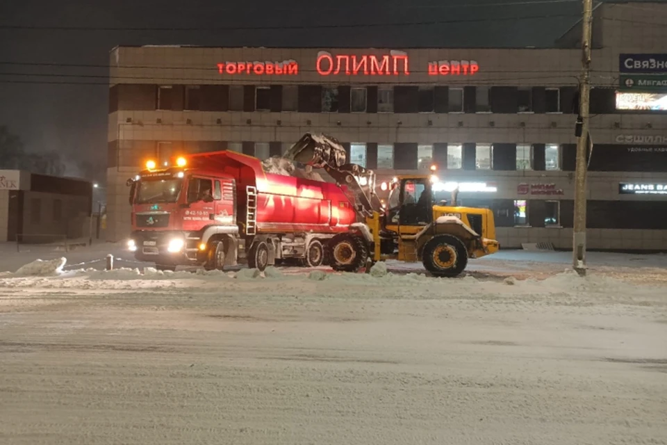Работы ведутся преимущественно в ночное время. Фото: киров.рф