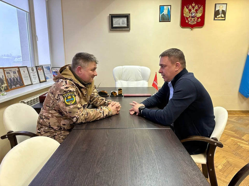 Ульяновские коммунисты передали бойцам именного батальона «Свияга» УАЗик | ФОТО: телеграм-канал Айрат Гибатдинов