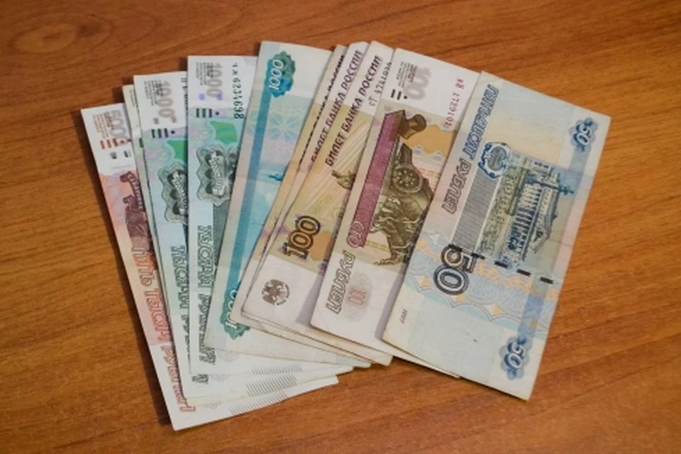 Жителя Новосибирска будут судить за работу курьером у мошенников
