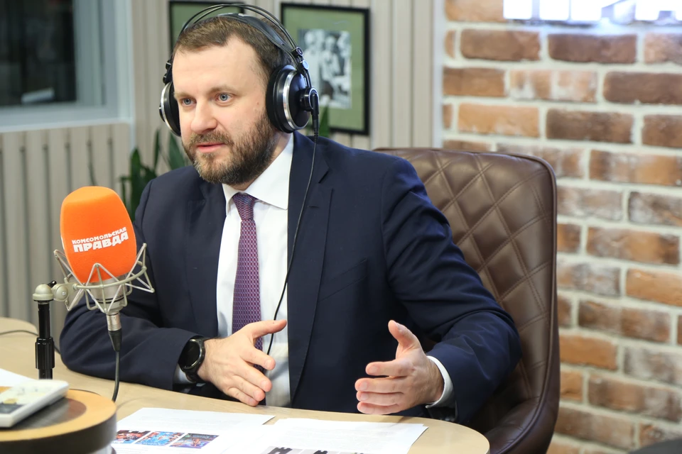 Помощник Владимира Путина Максим Орешкин в студии Радио "Комсомольская правда".