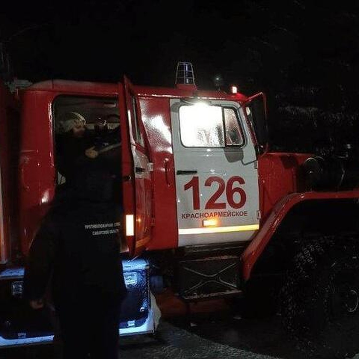 Замерзали на трассе в занесенной машине: в Самарской области из снежного  плена спасли маму с 8-месячным младенцем - KP.RU