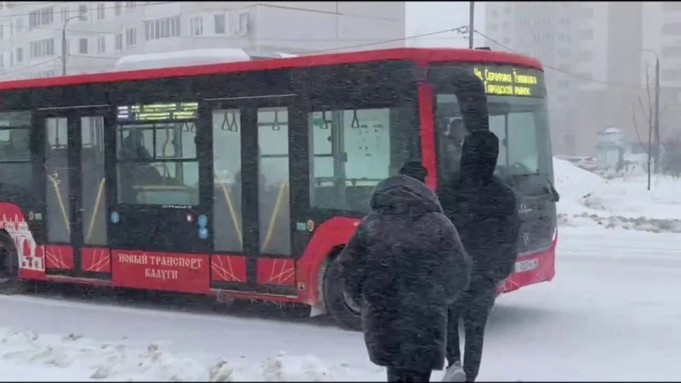 Несколько междугородних автобусов не могли проехать из-за снегопада