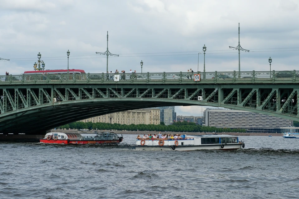 Мост разведут днем