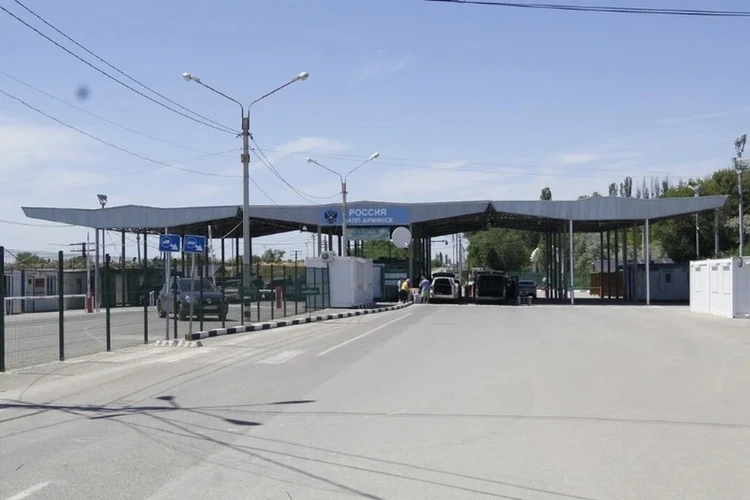 На границе Крыма и Херсонской области ввели особый режим: рассказываем, что изменилось
