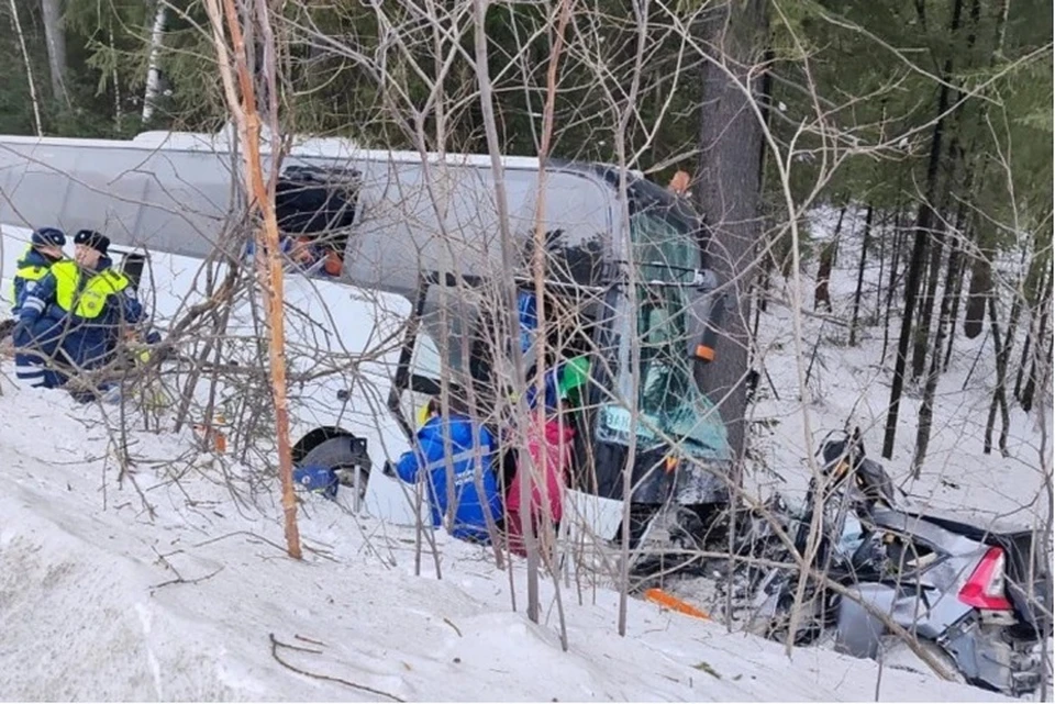 Четыре человека погибли в ДТП с автобусом детской хоккейной команды на Урале Фото: Валерий Горелых