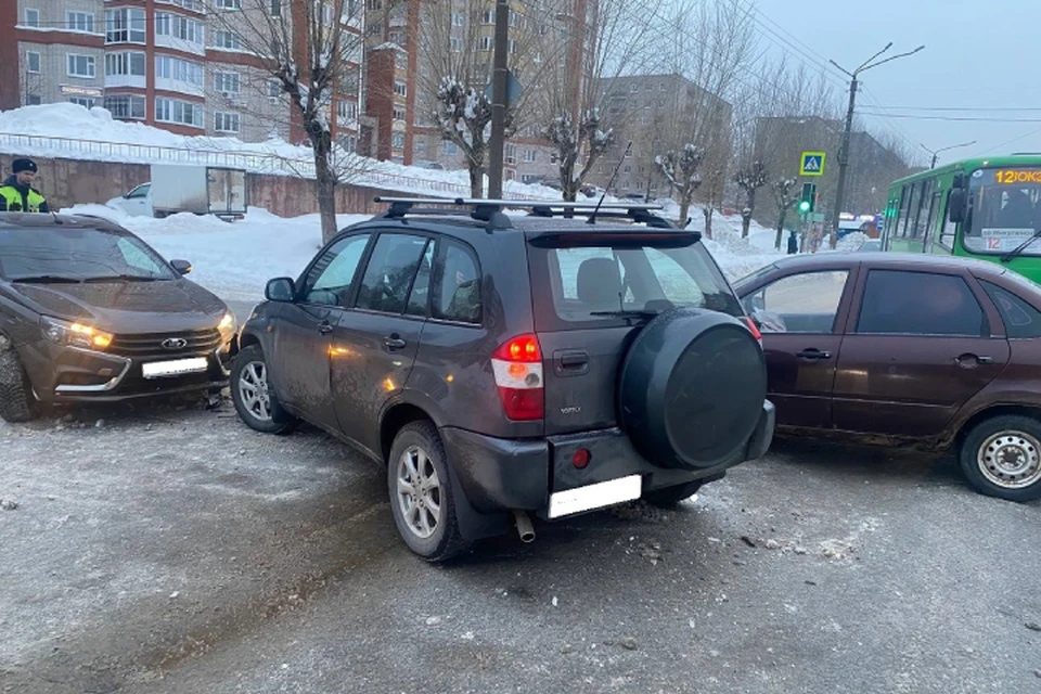 Авария случилась в субботу, 27 января. Фото: ГИБДД Кировской области