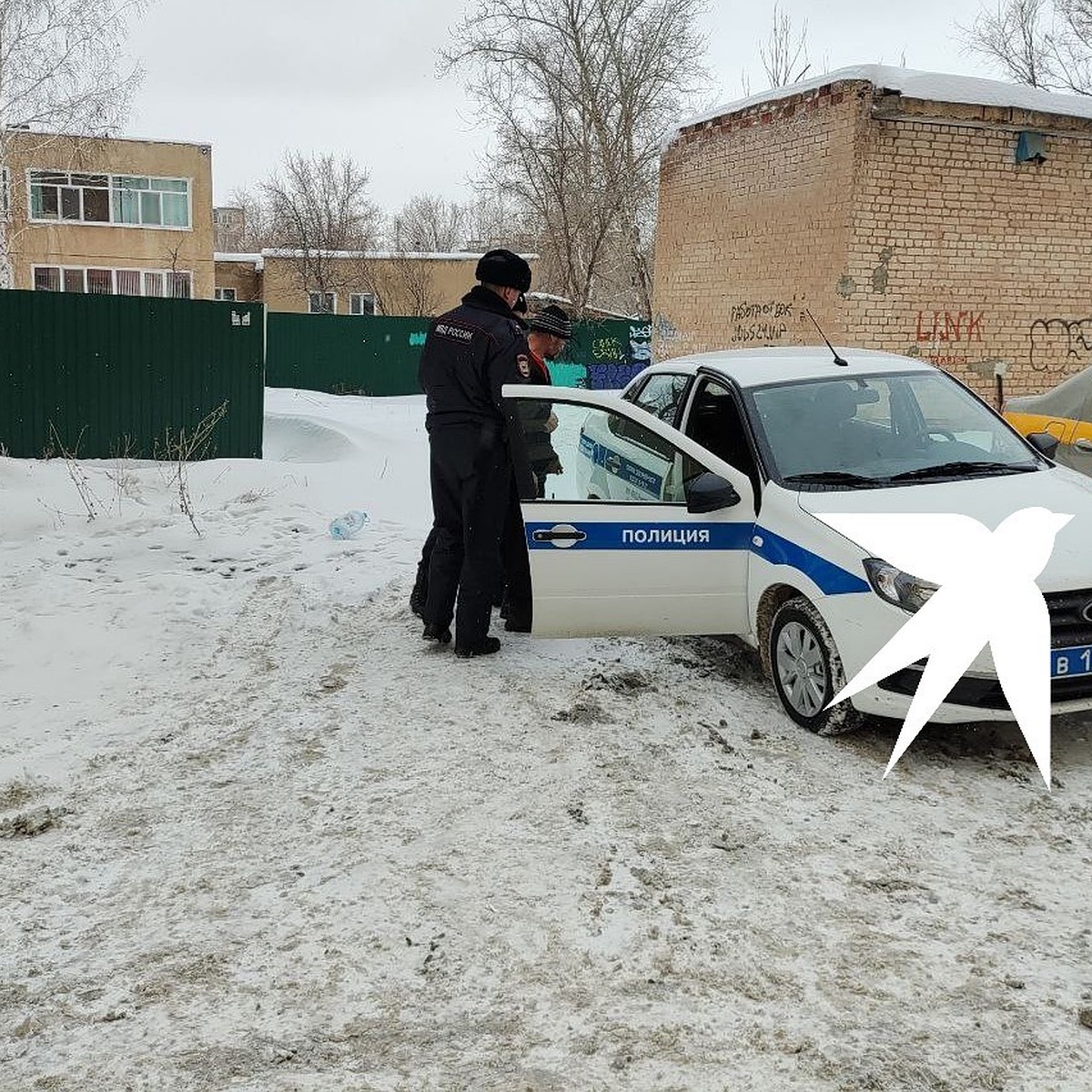 Для поднадзорных мы как мама и папа»: оренбургский полицейский откровенно  рассказал о своей работе - KP.RU