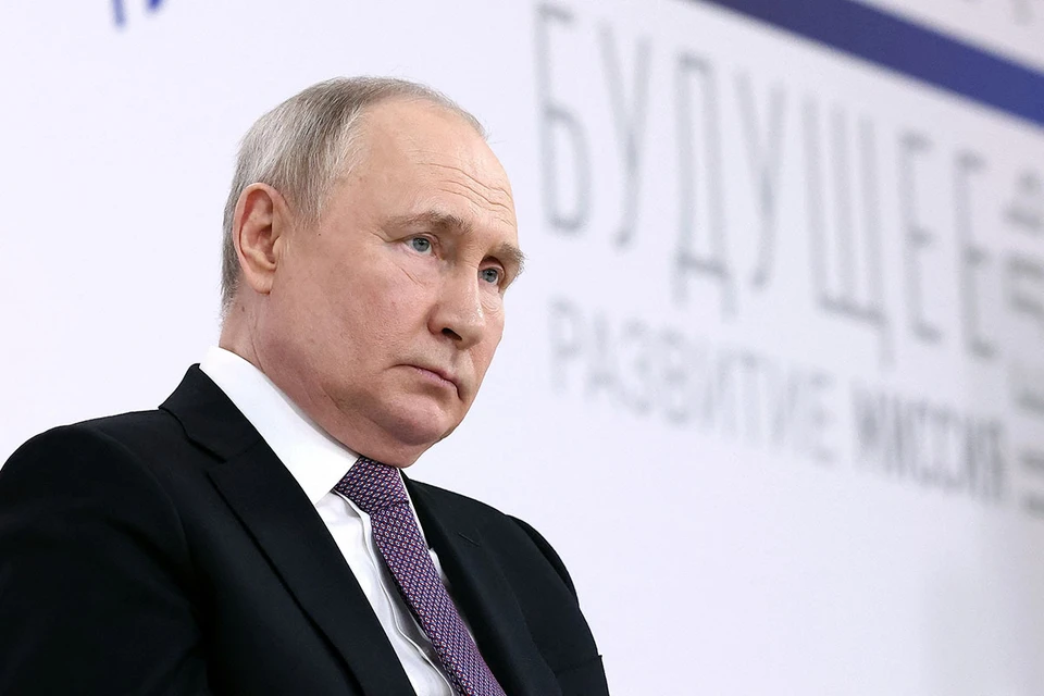 Президент России Владимир Путин сообщил, что стратегические ядерные силы РФ обновлены уже на 95%, а их морская составляющая почти на все 100%.