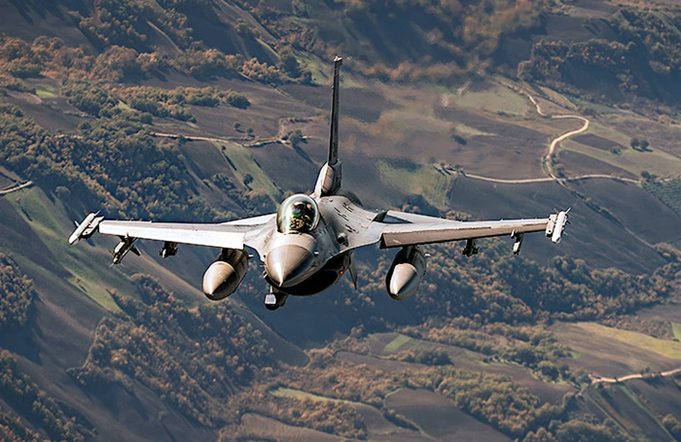 Зеленский договорился с Санду, что истребители F-16 смогут в рамках своих миссий пролетать через воздушное пространство Молдовы. Фото:соцсети