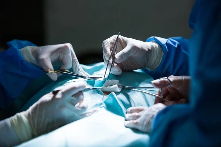 «Просили полностью удалить грудь»: пластический хирург из Тюмени рассказал, зачем женщины уменьшают грудь