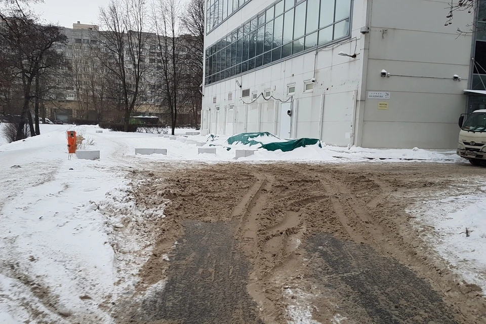 Двоим предпринимателям пригрозили штрафом за плохую зимнюю уборку на Васильевском острове. Фото: ГАТИ