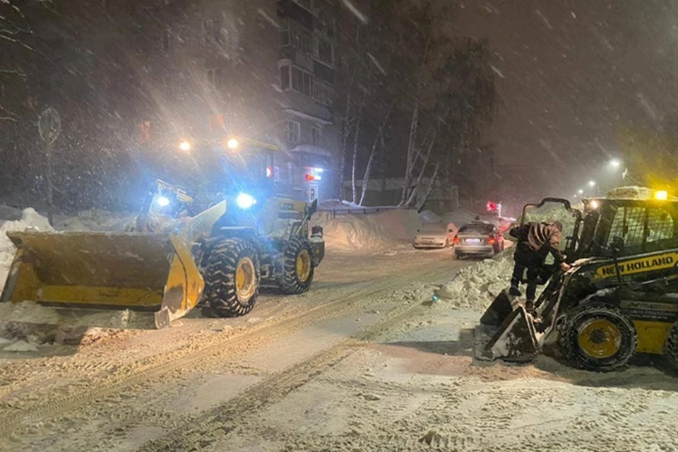 С городских улиц за последние сутки вывезли 33 тысячи тонн снега.