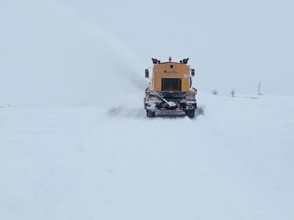 На трассах Самарской области работают 349 единиц снегоуборочной техники.