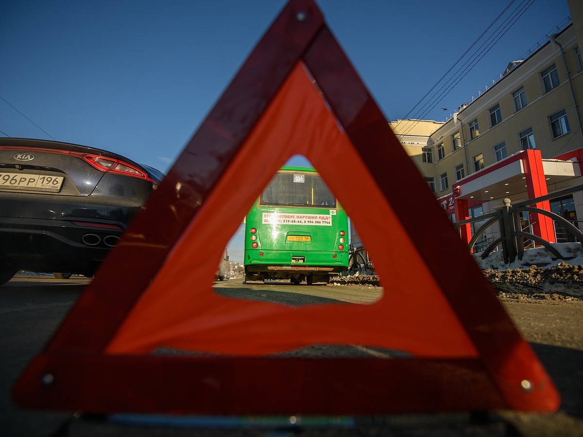 В Лабинском районе пострадавшим в ДТП девушкам потребовалась помощь  спасателей - KP.RU