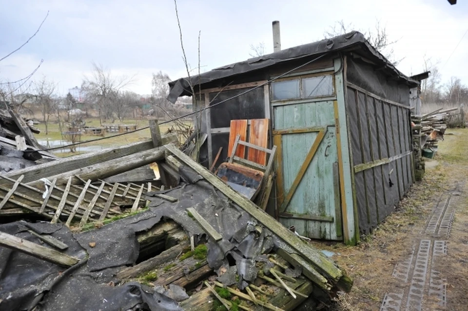 2 сарая и деревянные ограждения снесут на улице Соболева в Смоленске