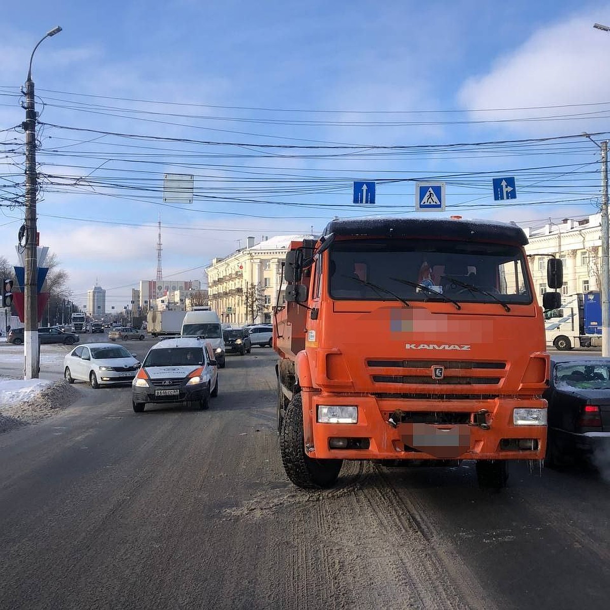 В Твери на площади Гагарина девочка-подросток попала под 