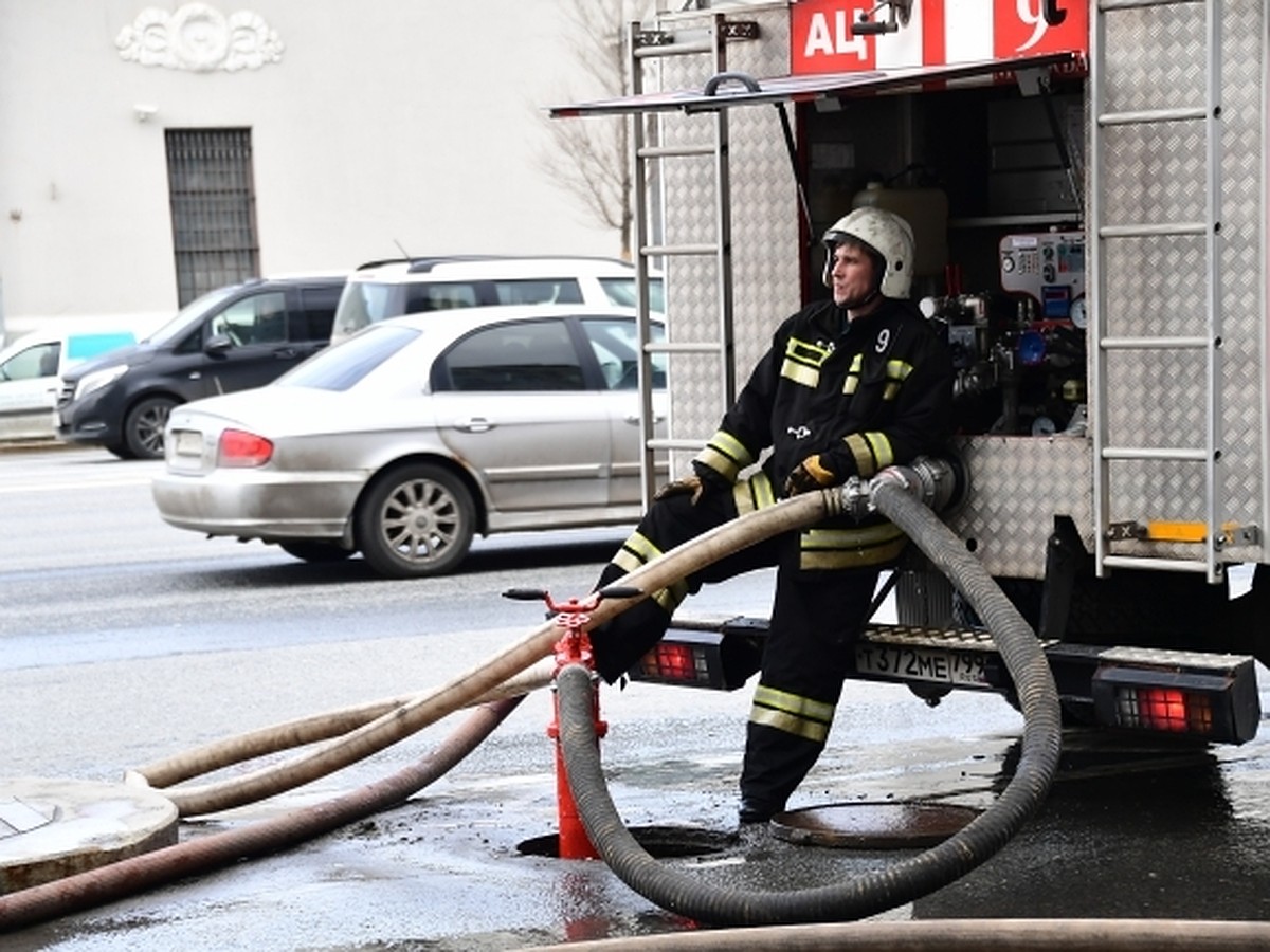 Крупный пожар произошел в жилом доме в томском селе Лучаново - KP.RU