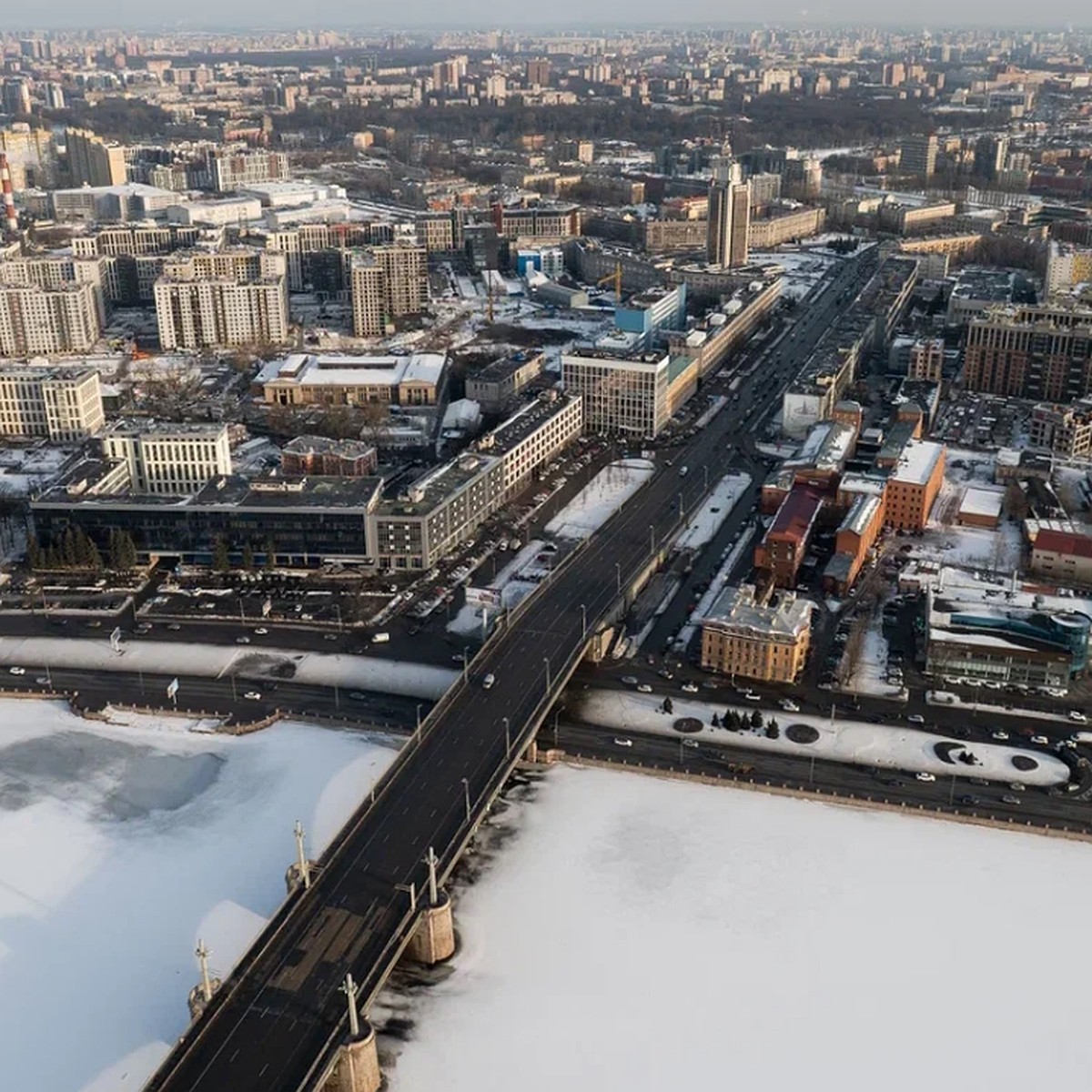 Пробки, развитие метро и разбитые дороги: Какие транспортные проблемы  обещают решить власти Петербурга к 2030 году - KP.RU