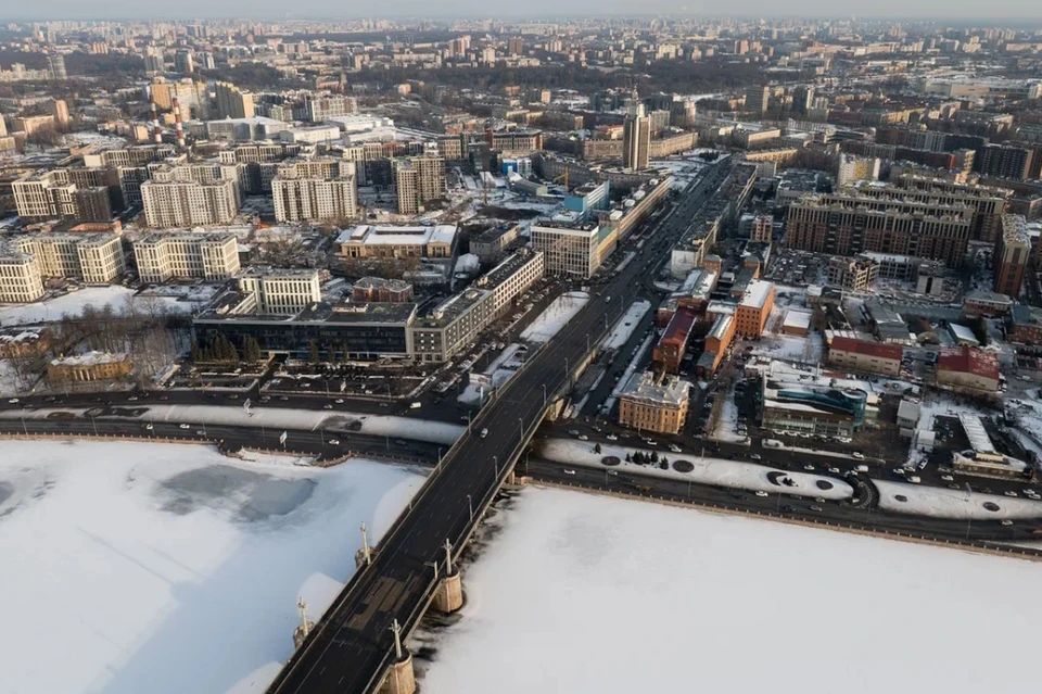 В Смольном надеются изменить транспортную систему Петербурга к лучшему.