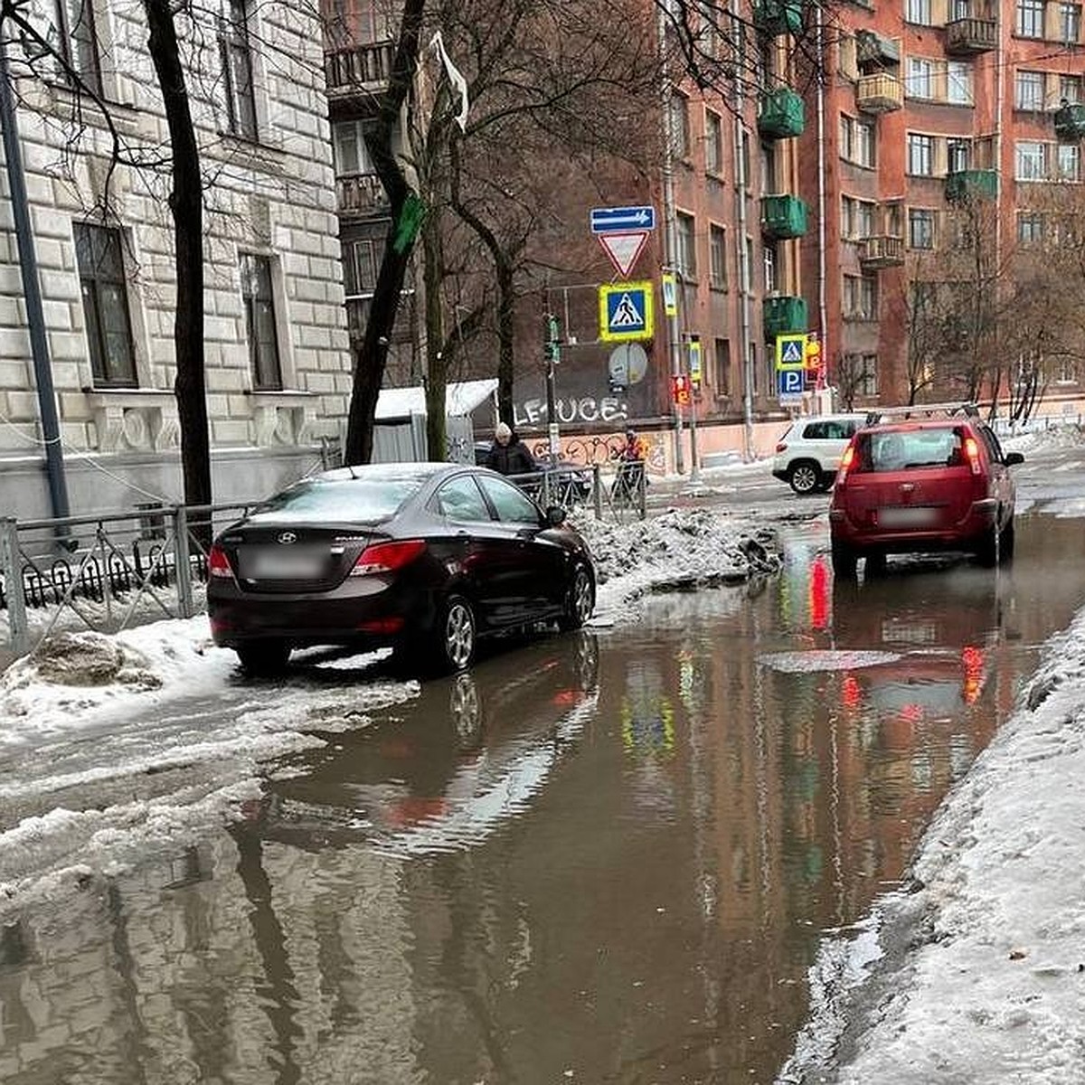 Водоканал» объяснил подтопления в Петербурге неочищенными зонами у ливневок  - KP.RU