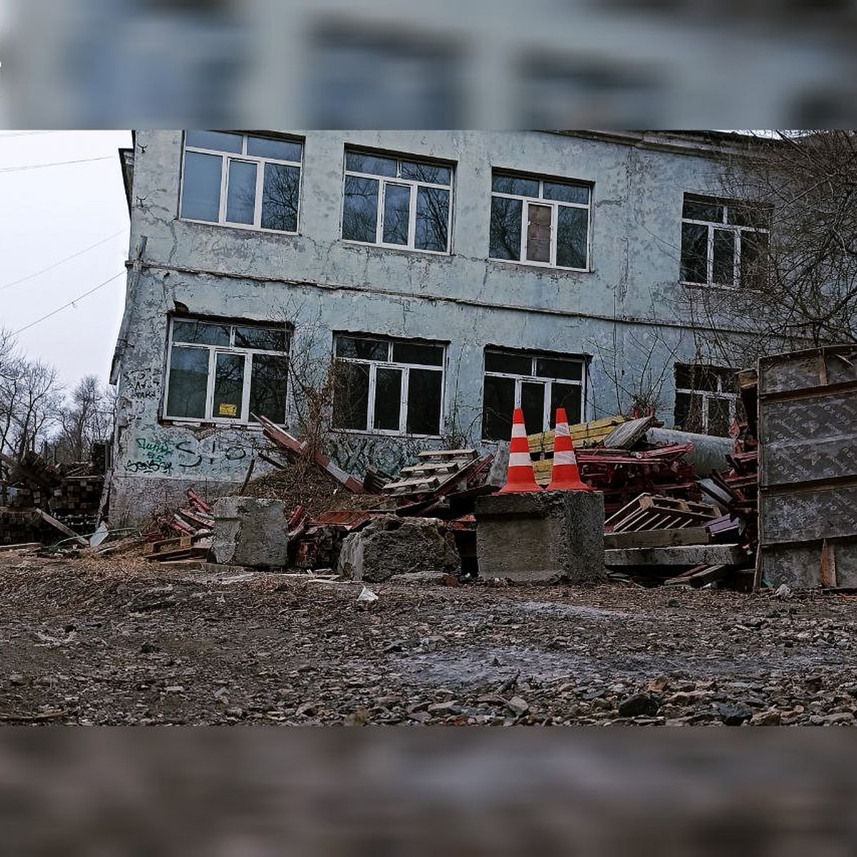 Детдом снесут: стройка элитного ЖК началась в самом сердце Владивостока -  KP.RU