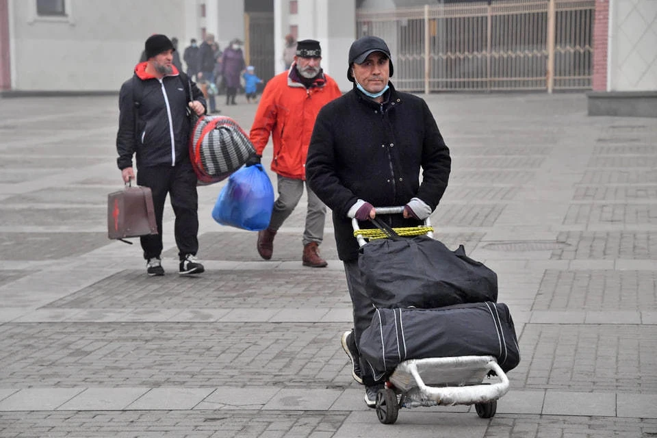 Из России выдворят 40 мигрантов после массовой драки на складе в Москве