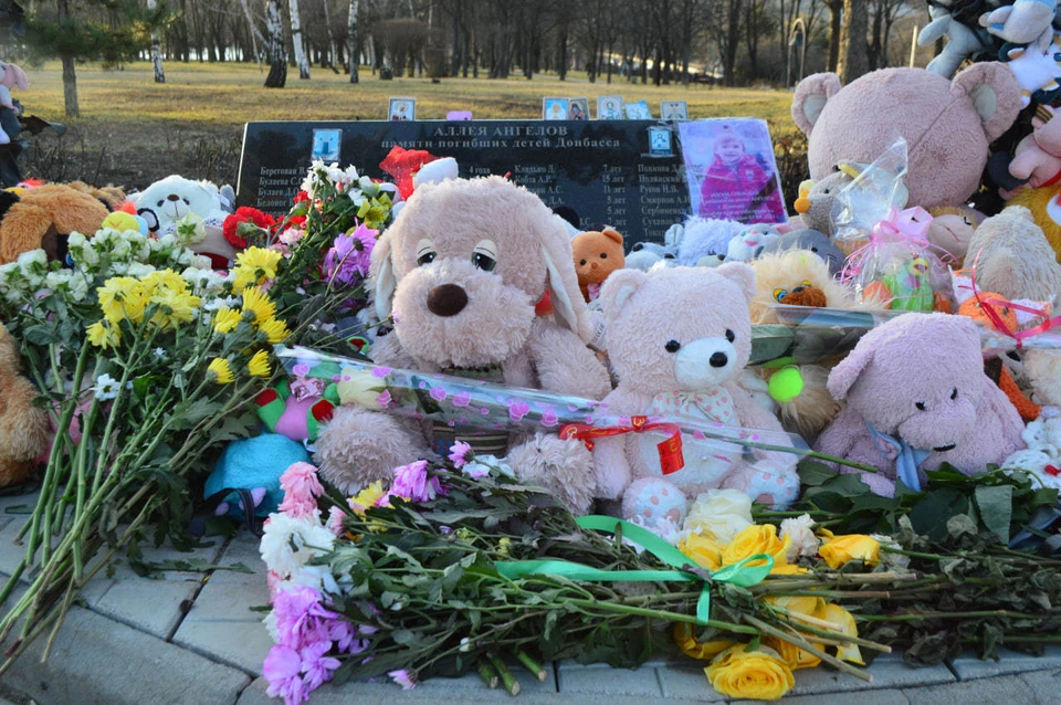 В память безвинных жертв Аллея Ангелов в Донецке