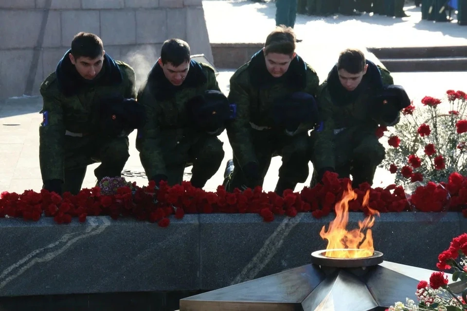 Самарцы рассказали, сколько потратят на подарки в День защитника Отечества