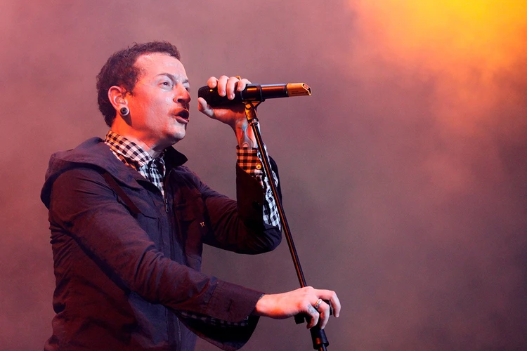 Linkin Park выпустила трек с вокалом покойного музыканта: Голос Честера Беннингтона вновь зазвучал спустя 7 лет