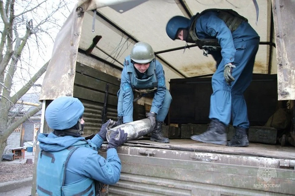 В ДНР 28 февраля выявили и уничтожили 123 единицы ВОП. Фото: МЧС России по ДНР