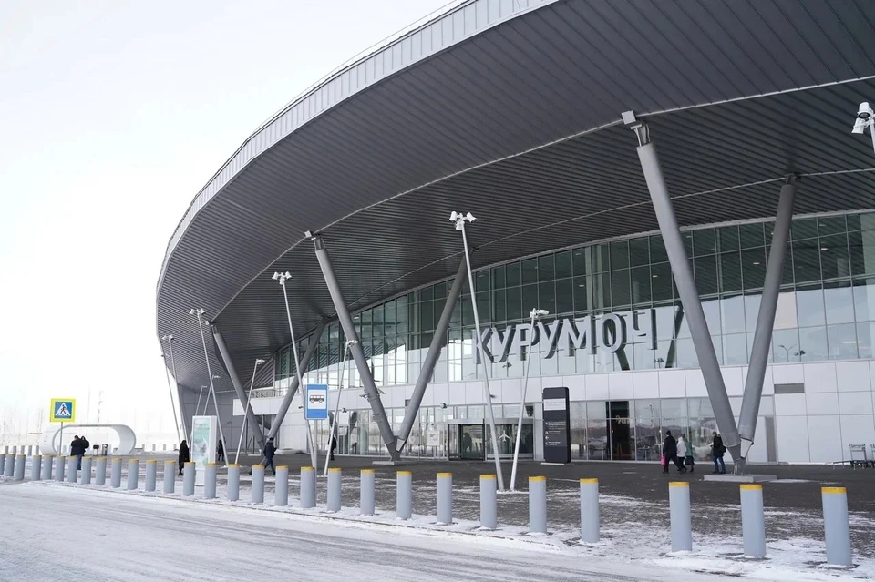 Самолет экстренно сел в Самаре