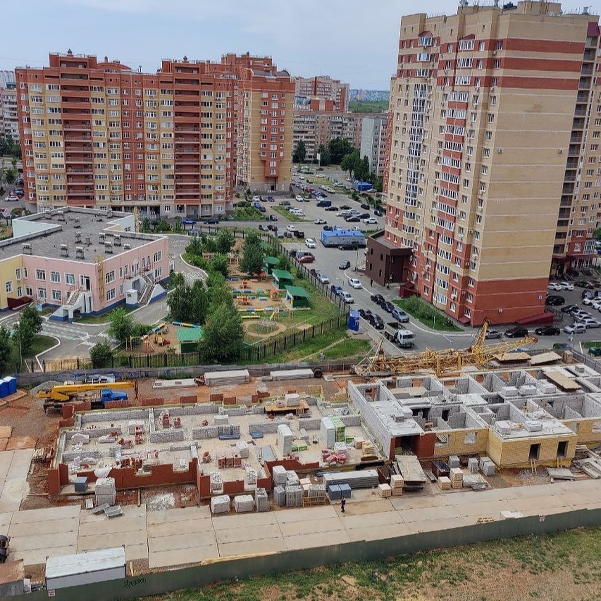 Продолжали стройку прямо над трупом: в доме на ул. Поляничко в Оренбурге  погиб рабочий - KP.RU