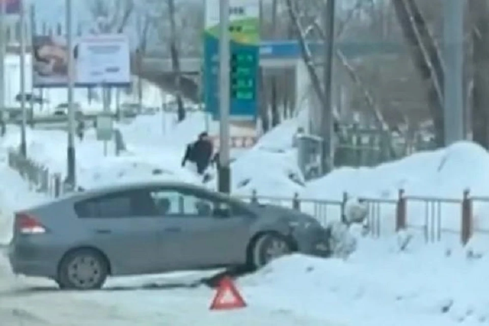 Скользкие дороги приводят к ДТП в Хабаровске Фото: Госавтоинспекция Хабаровска